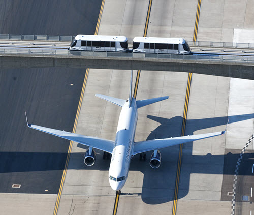 Sky_Train_active_taxiway.jpg